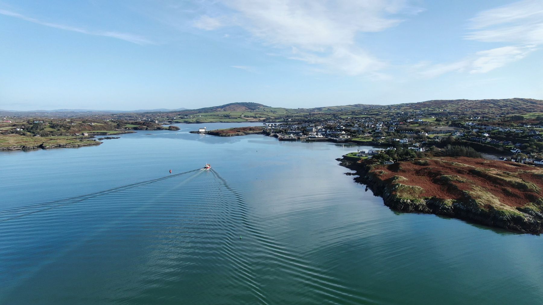 Le vaste port de Cork et la forteresse insulaire de Spike Island (photo : Pexels).