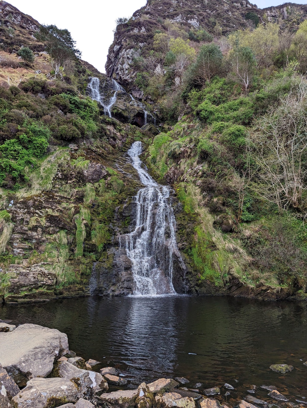 La cascade d'Assaranca, au bord de la route entre Ardara et Maghera (photo : Pierrick Nonnis).