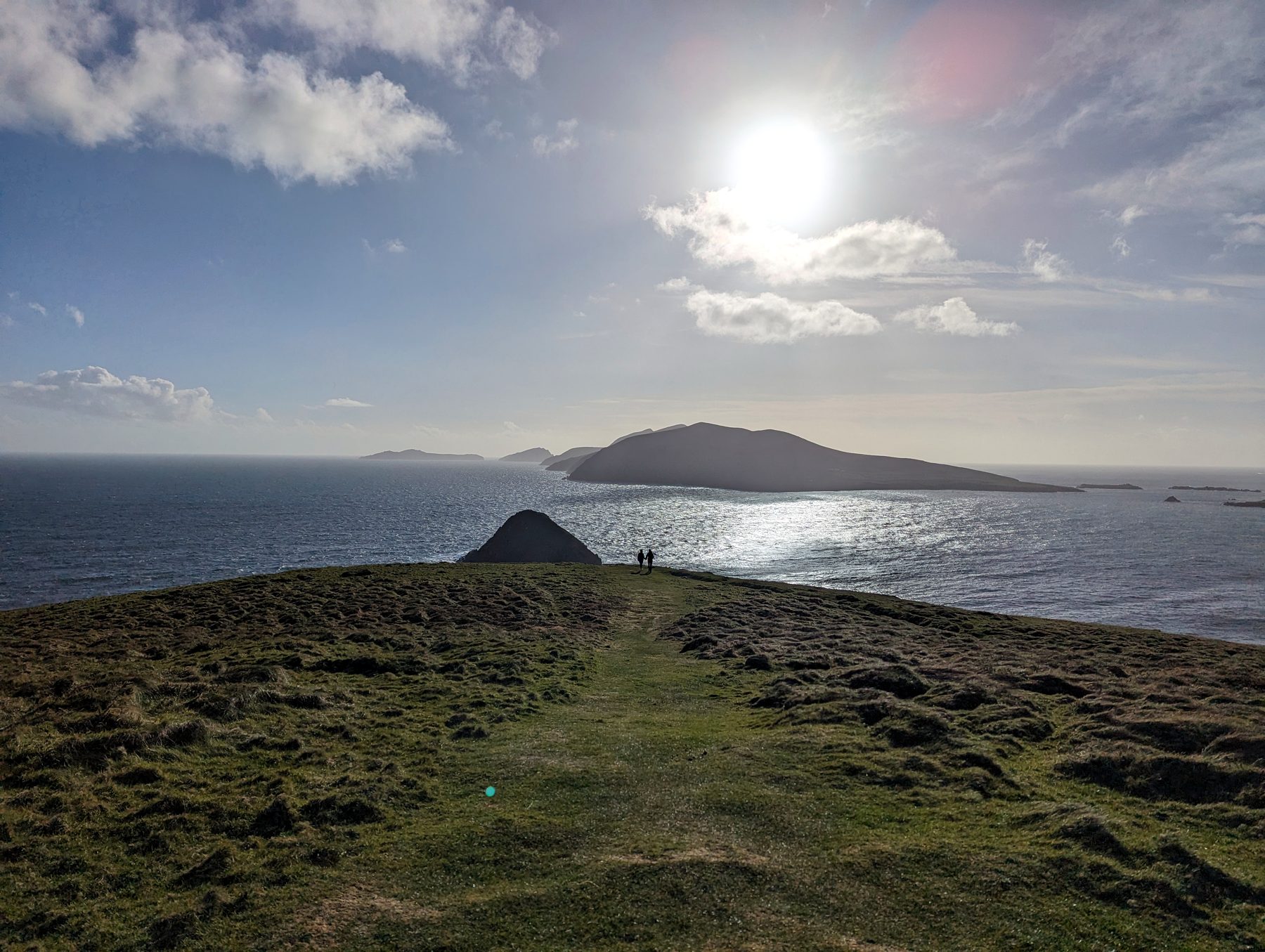 Valentia Island et la vue depuis Bray Head vers les Skellig (photo : Pierrick Nonnis).