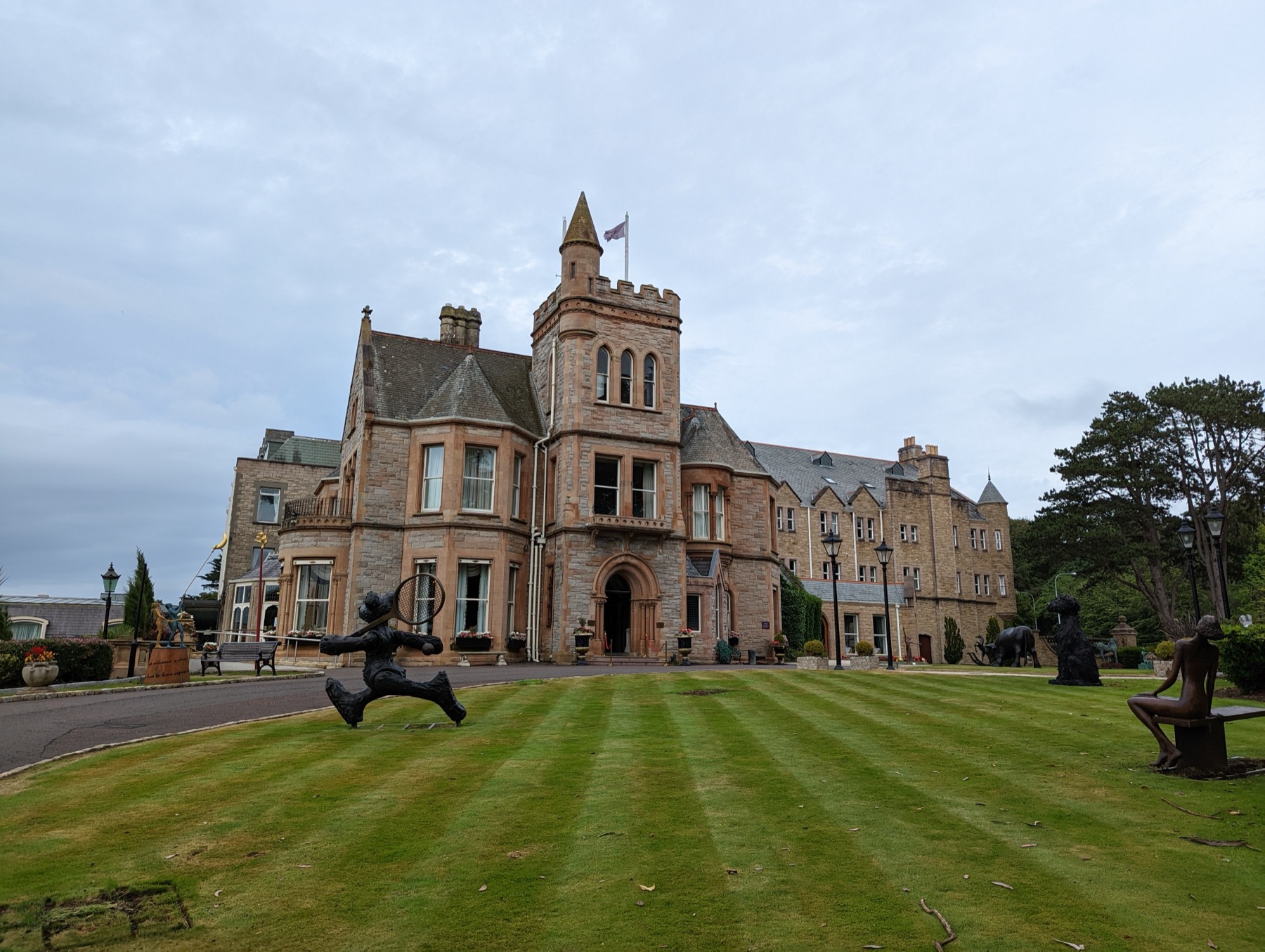 Le Culloden Estate & Spa, ancien palais épiscopal au bord du loch (photo : Pierrick Nonnis).