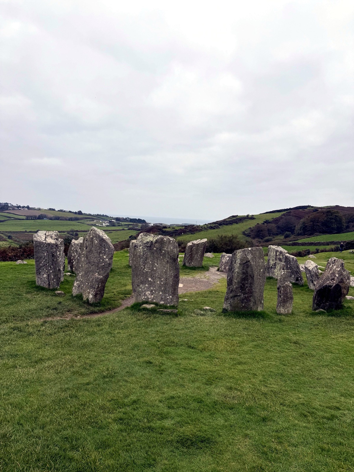 Le cercle de pierres de Drombeg, l'Autel du Druide (photo : Pierrick Nonnis).