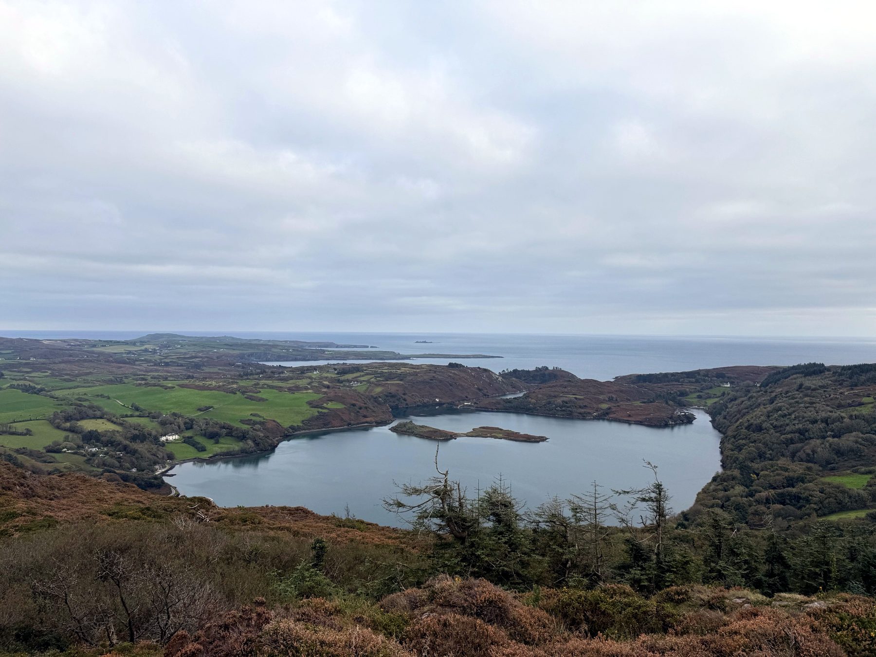 Lough Hyne, premier lac marin classé réserve naturelle d'Irlande (photo : Pierrick Nonnis).