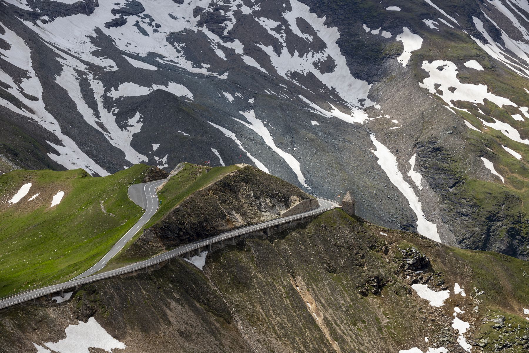 La route alpine du Grossglockner et ses lacets (photo : Pexels).