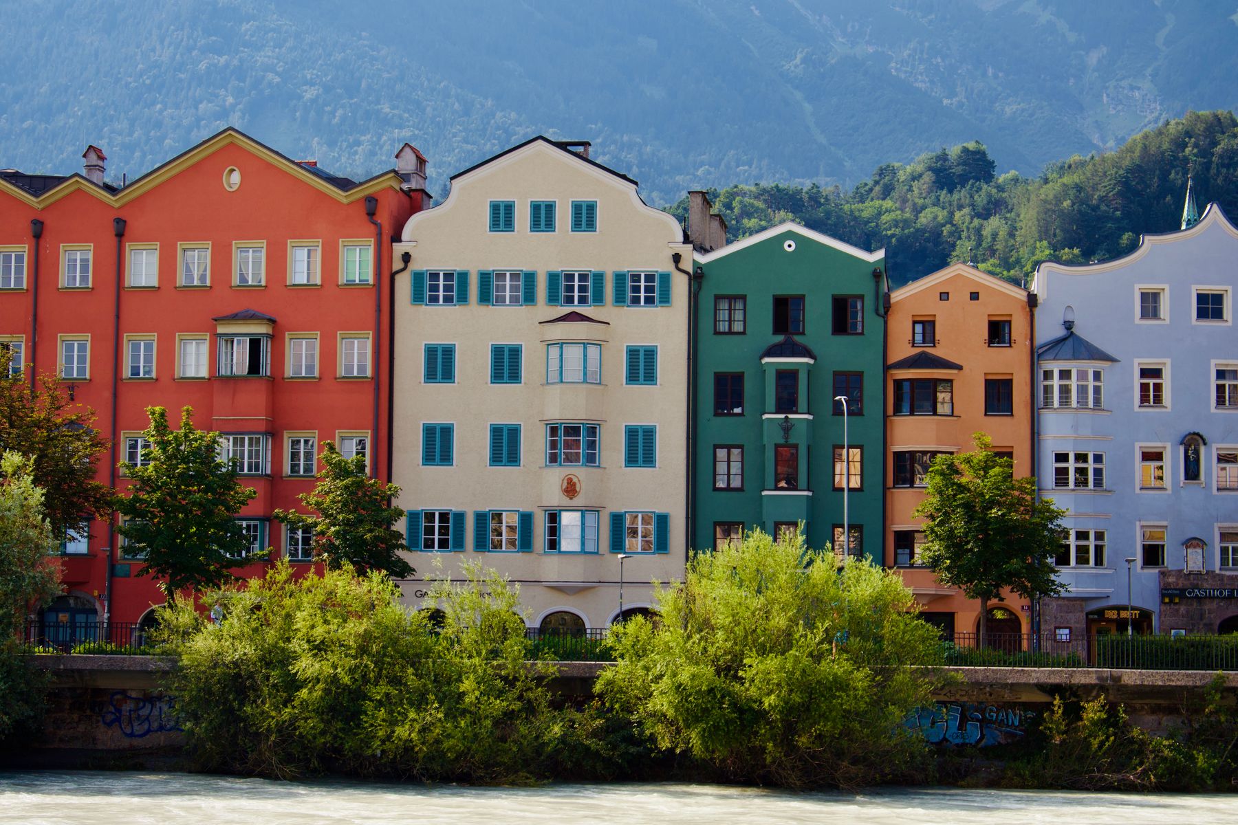 Innsbruck, capitale du Tyrol au pied des Alpes (photo : Pexels).