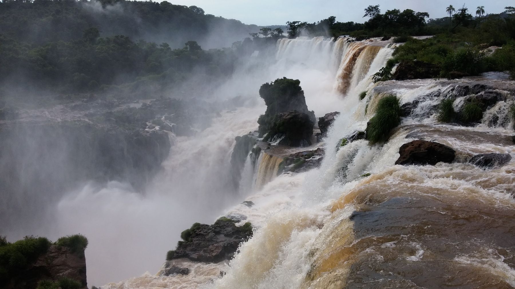 Les cascades d'Iguaçu s'étirent sur près de trois kilomètres à la frontière argentine (photo : Pexels).