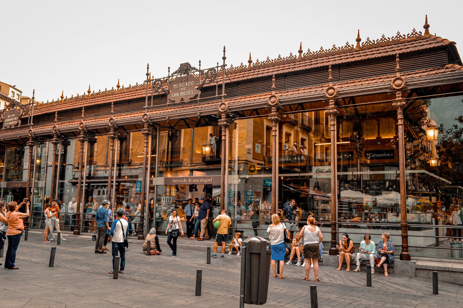 Le marché San Miguel, temple gourmand aux verrières de fer (photo : Pexels).