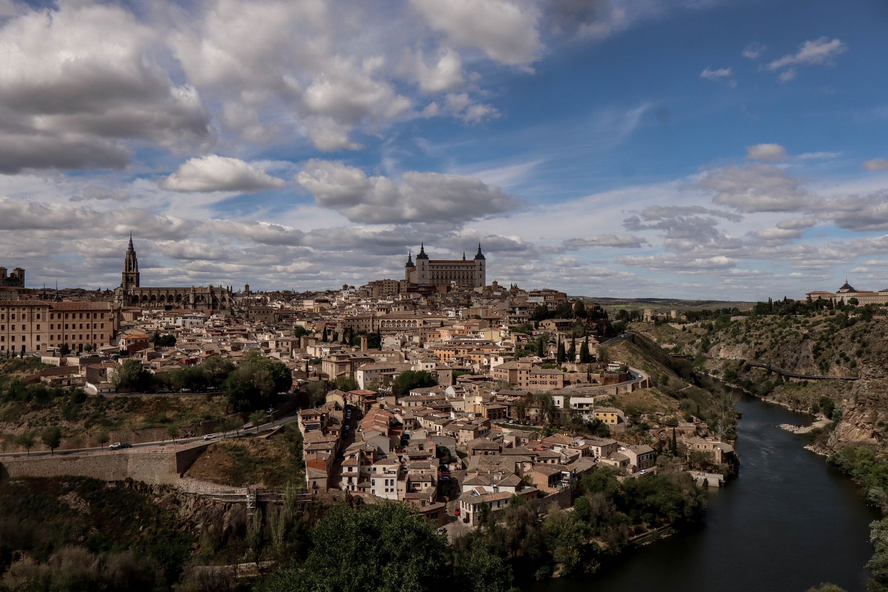 Tolède, ville des trois cultures perchée au-dessus du Tage (photo : Pexels).
