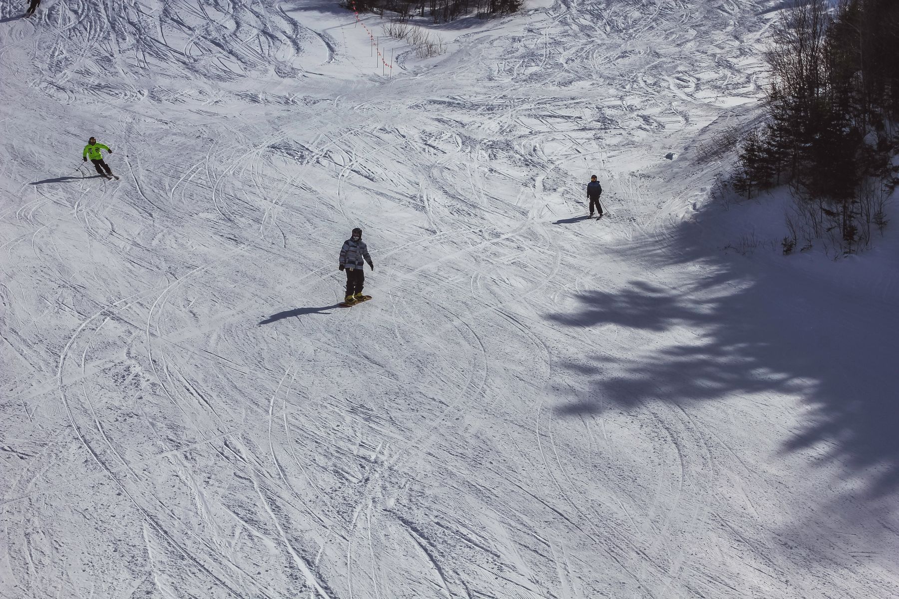 Le domaine skiable de Tremblant sous la neige (photo : Pexels).