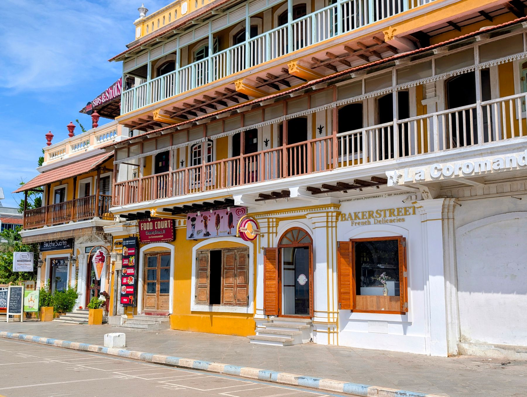 Les façades colorées de la Ville Blanche de Pondichéry (photo : Pexels).