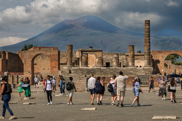 Les rues et le forum de Pompéi